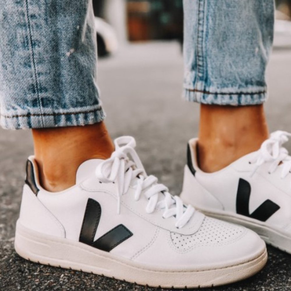 VEJA | V-10 Sneaker White/Black Size 10 / EUR 43 New Never Worn